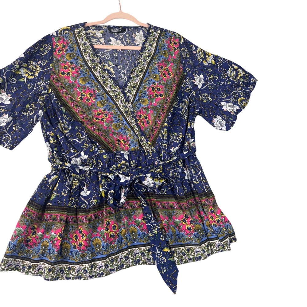 BloomChic faux‎ Wrap Top Women 22-24 Blue Floral Short Sleeve Tie Waist